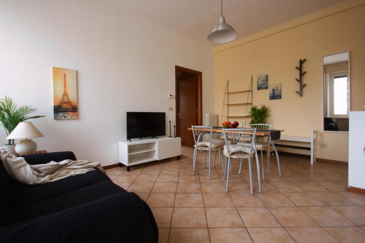 Shakira Apartments ปาร์มา ภายนอก รูปภาพ